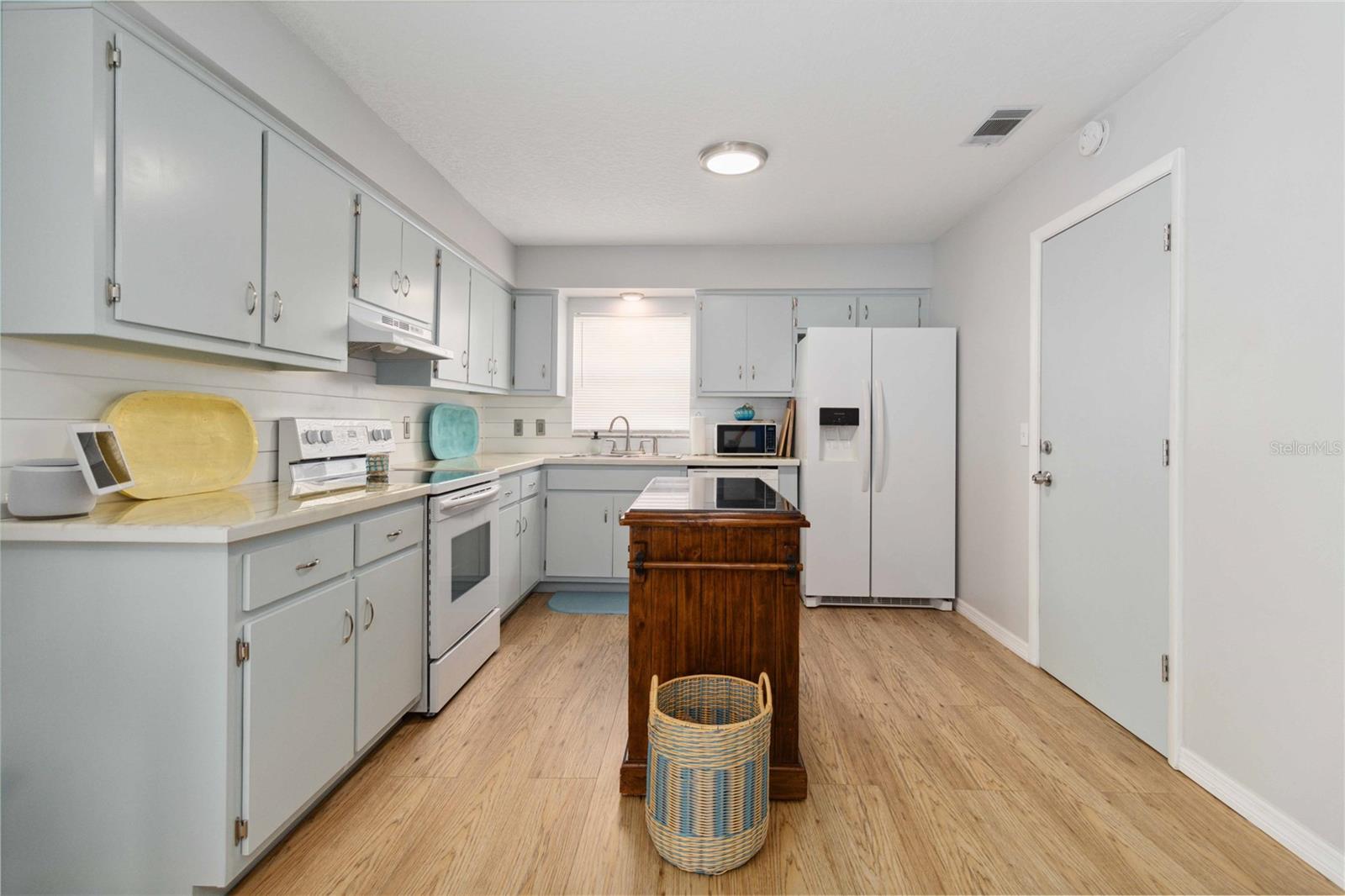Image 12 of 27 For 1920 Travelers Palm Drive