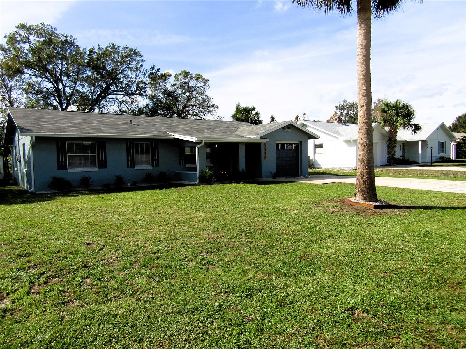 Image 23 of 27 For 1920 Travelers Palm Drive