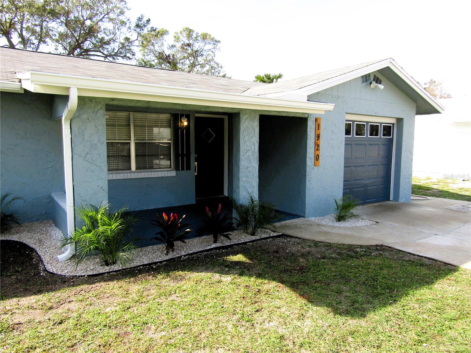Image 24 of 27 For 1920 Travelers Palm Drive