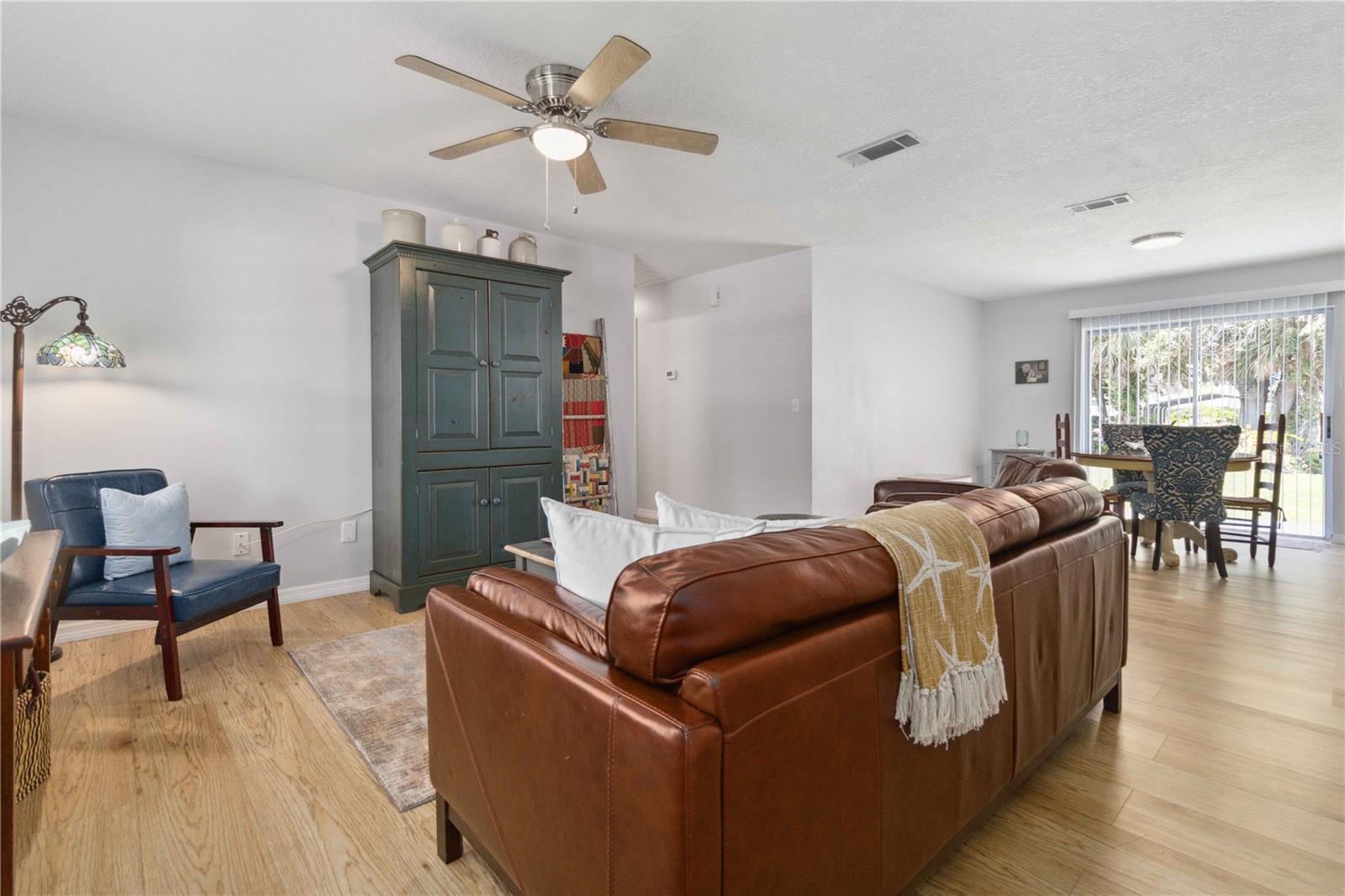 Image 4 of 27 For 1920 Travelers Palm Drive