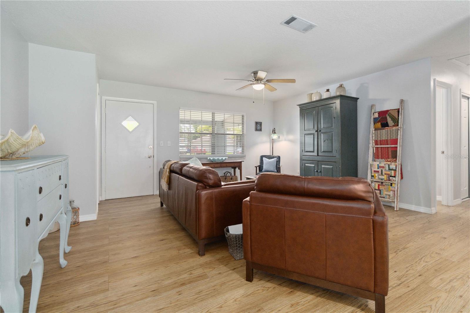 Image 5 of 27 For 1920 Travelers Palm Drive