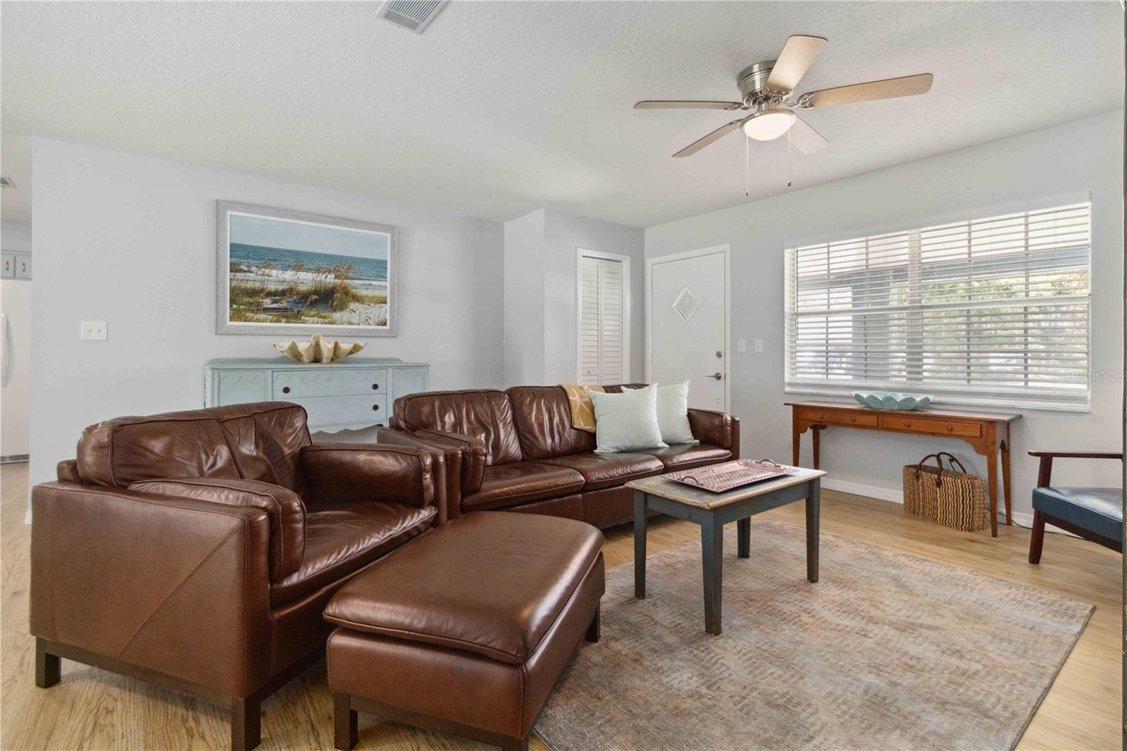Image 6 of 27 For 1920 Travelers Palm Drive
