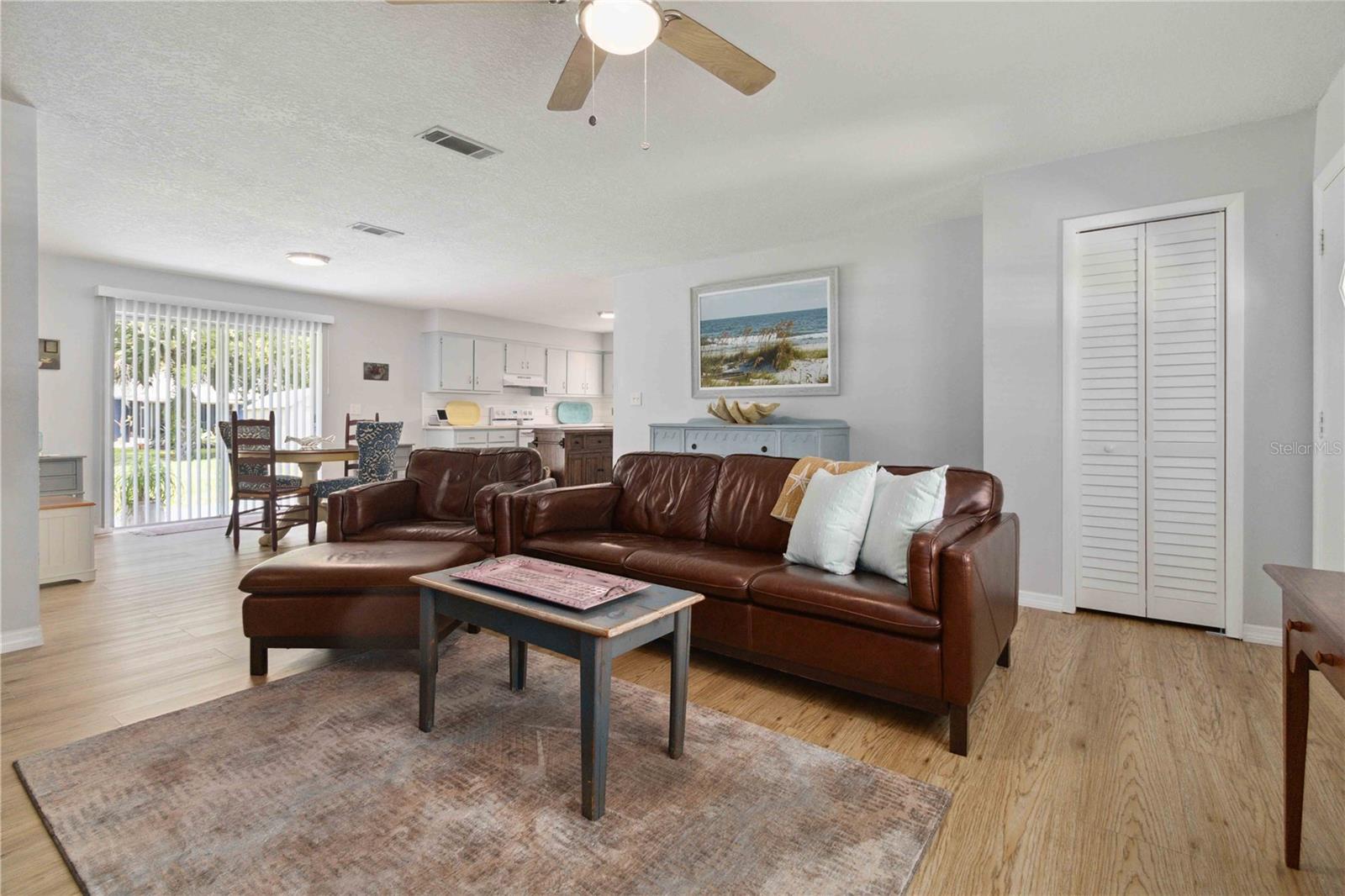 Image 7 of 27 For 1920 Travelers Palm Drive