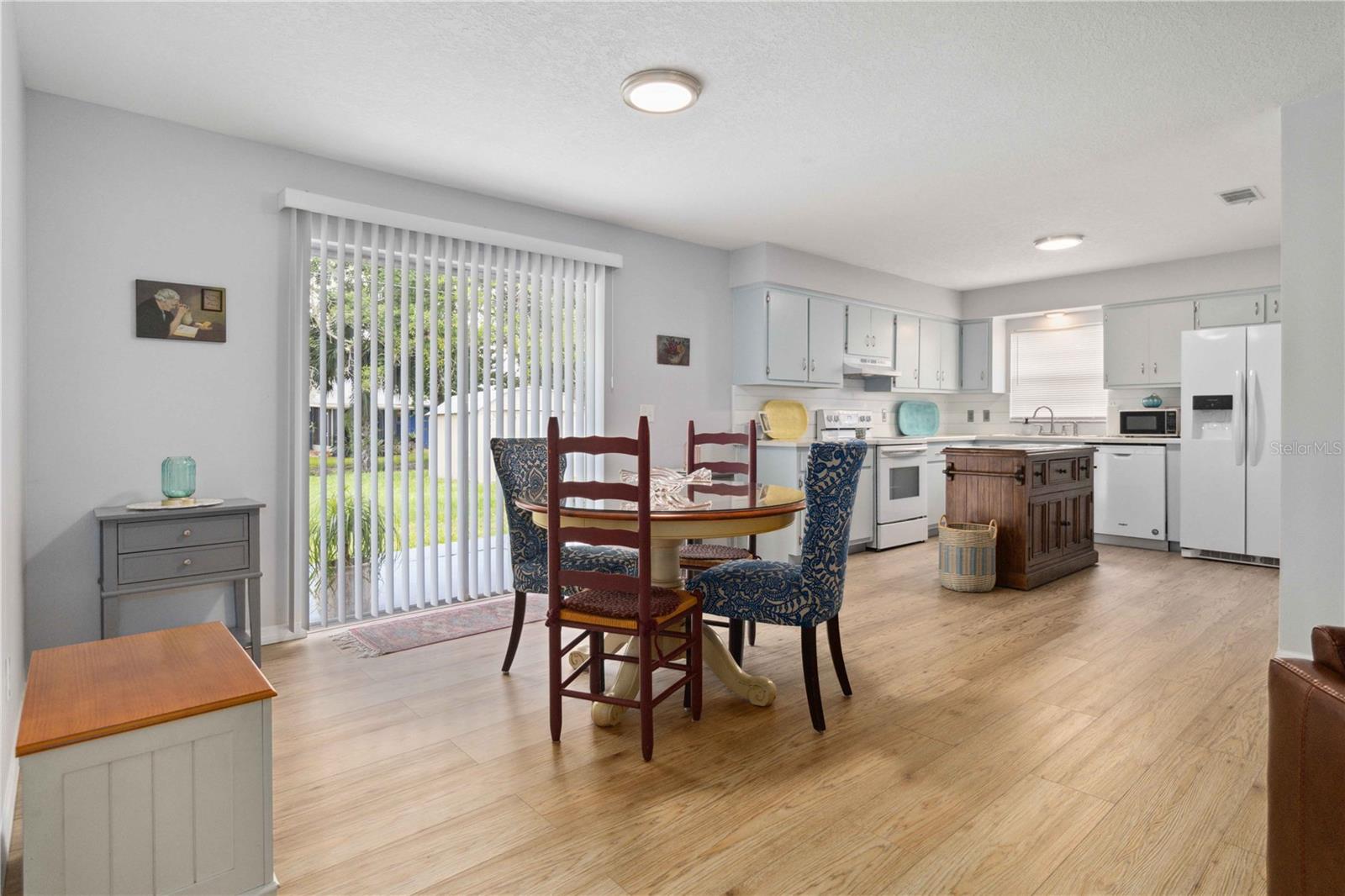 Image 8 of 27 For 1920 Travelers Palm Drive