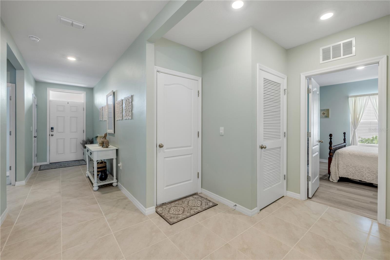 Image 22 of 35 For 2733 Neverland Drive