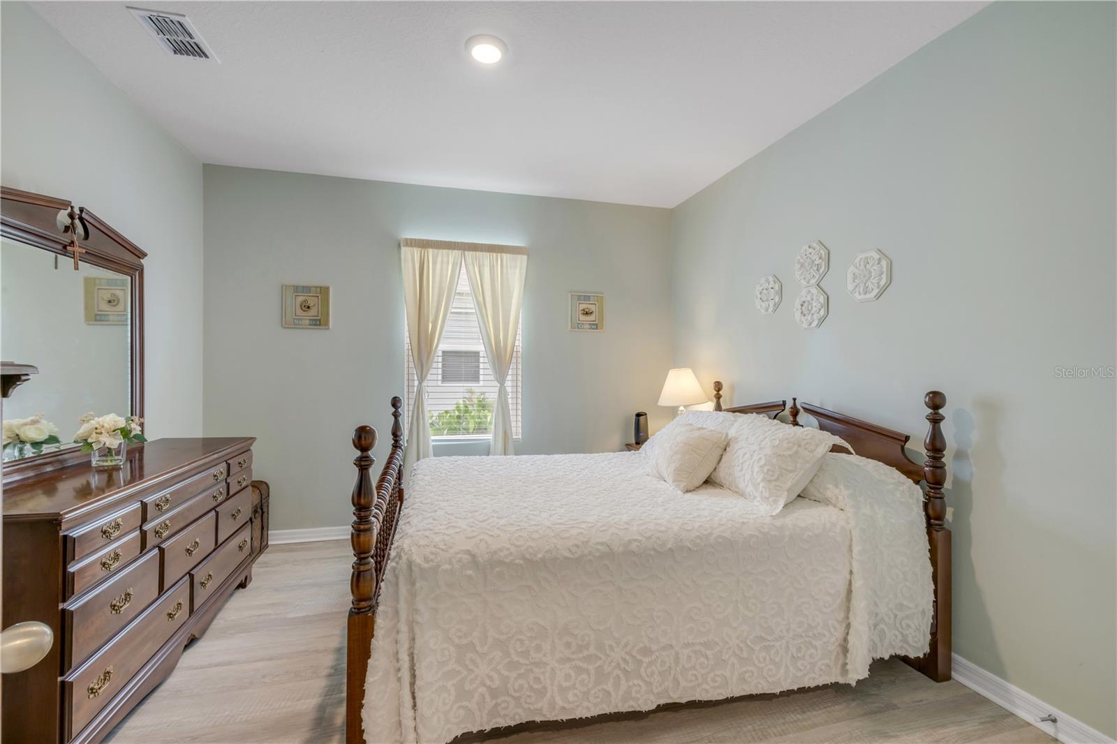 Image 23 of 35 For 2733 Neverland Drive