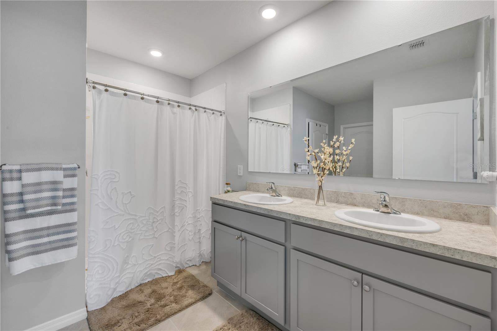 Image 31 of 35 For 2733 Neverland Drive