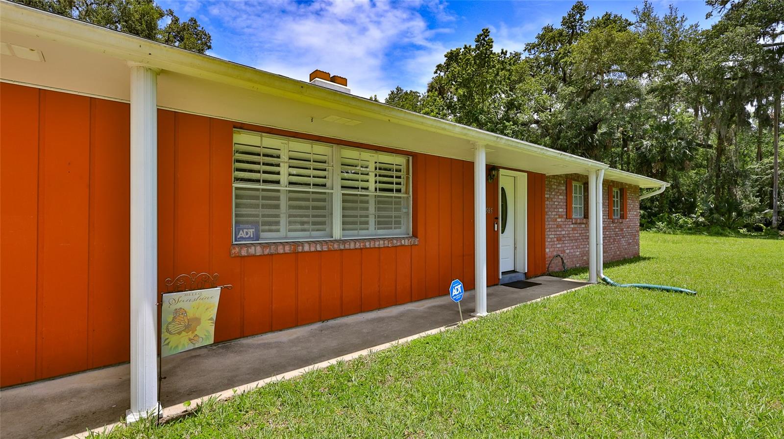 Image 12 of 71 For 585 Corbin Park Road