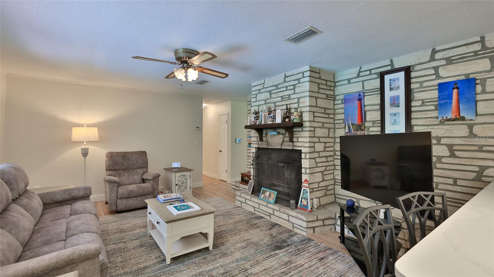 Image 36 of 71 For 585 Corbin Park Road