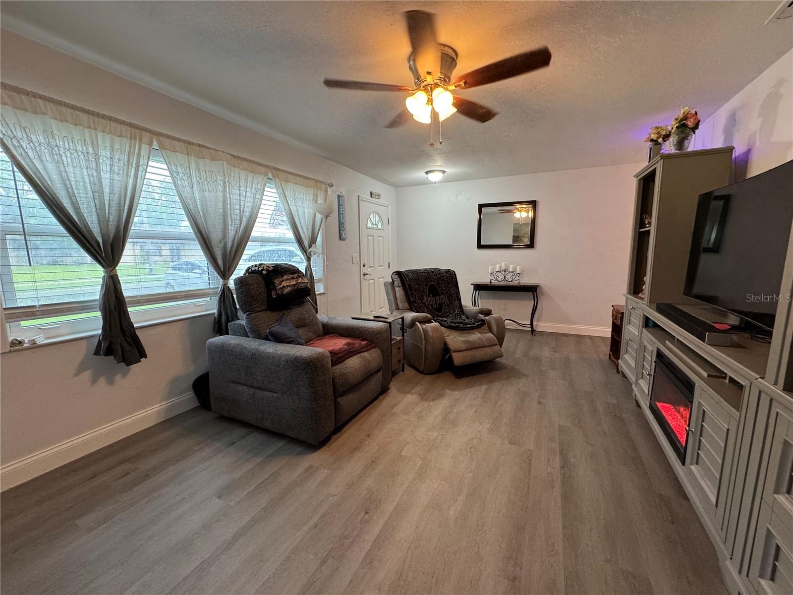 Image 4 of 14 For 940 Boulder Drive