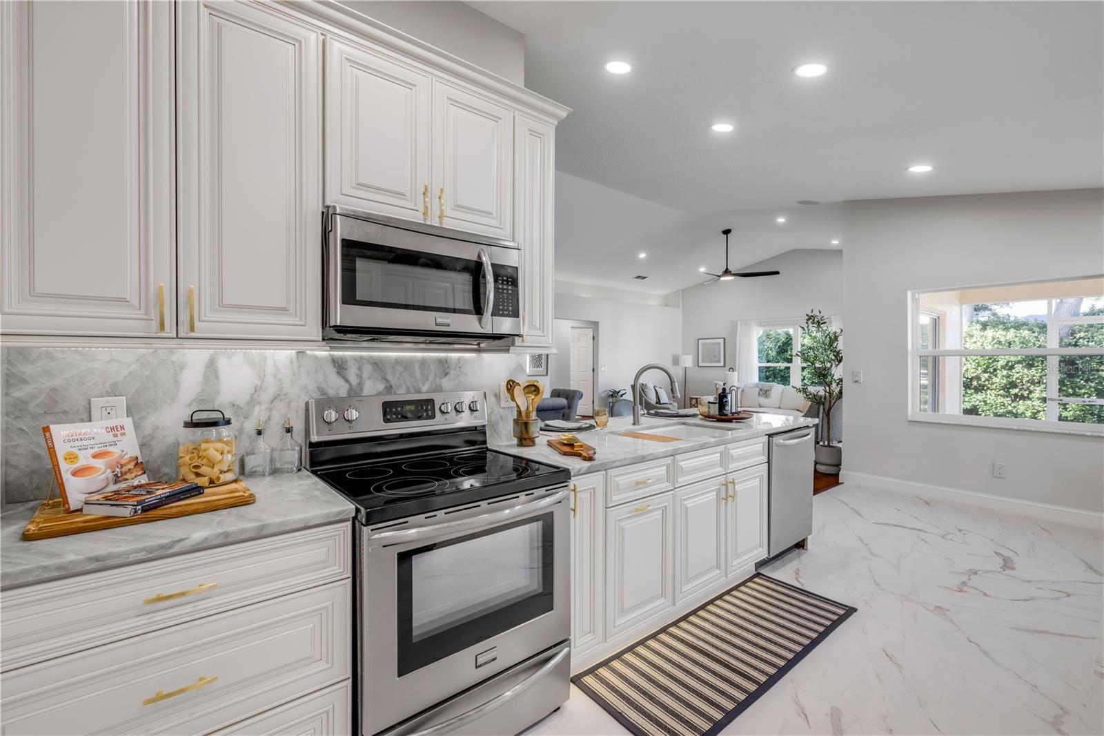 Image 11 of 30 For 620 Middlebury Loop