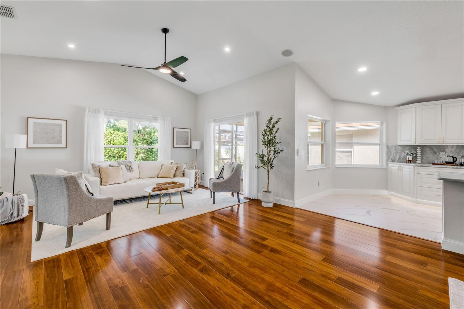 Image 15 of 30 For 620 Middlebury Loop