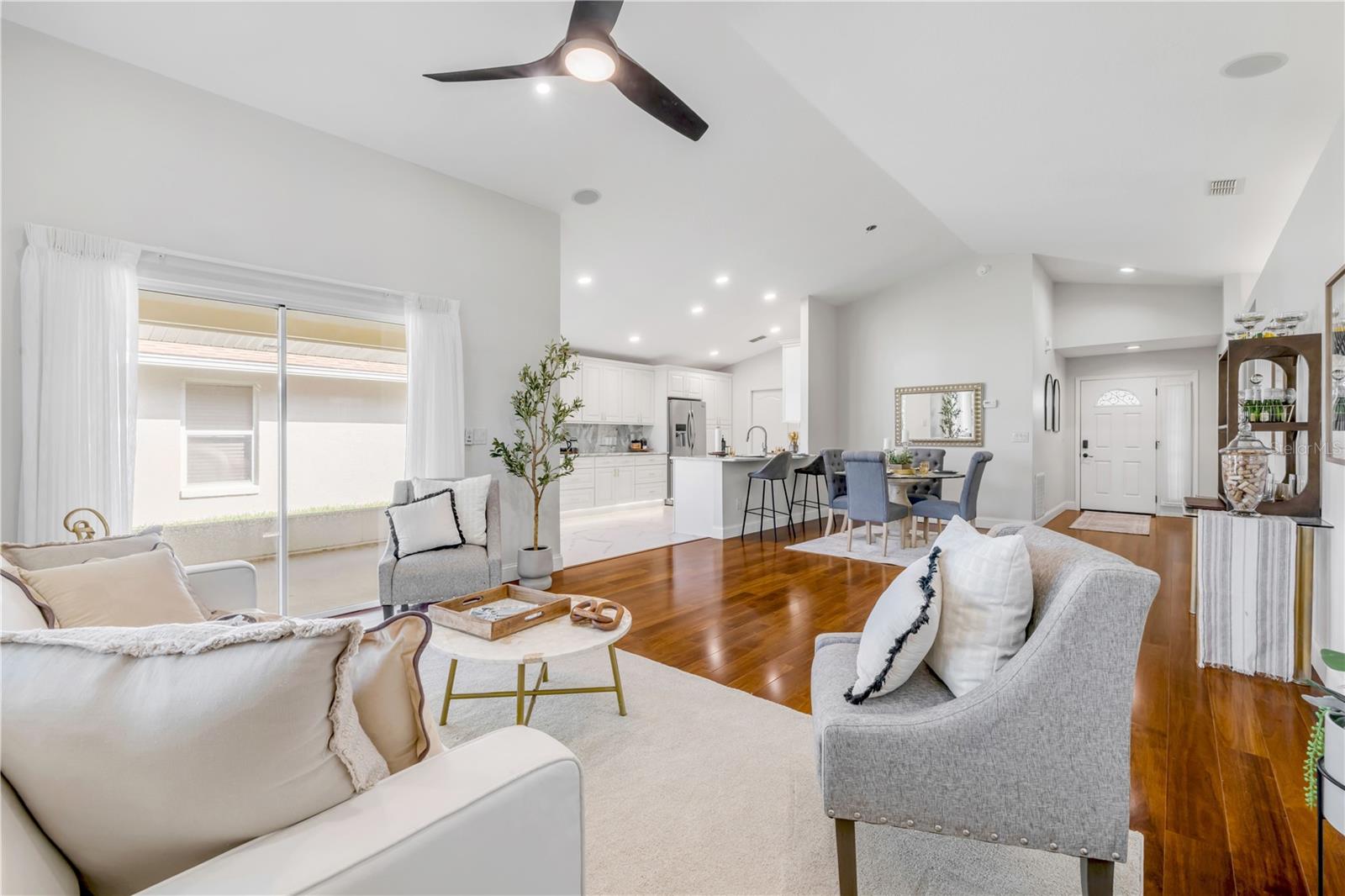 Image 17 of 30 For 620 Middlebury Loop