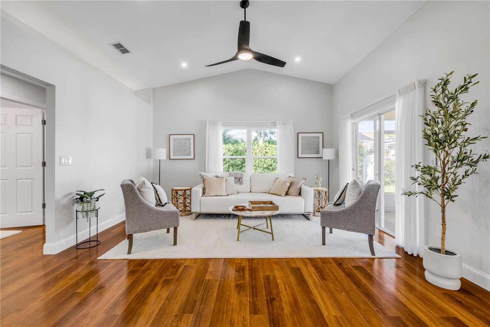 Image 3 of 30 For 620 Middlebury Loop