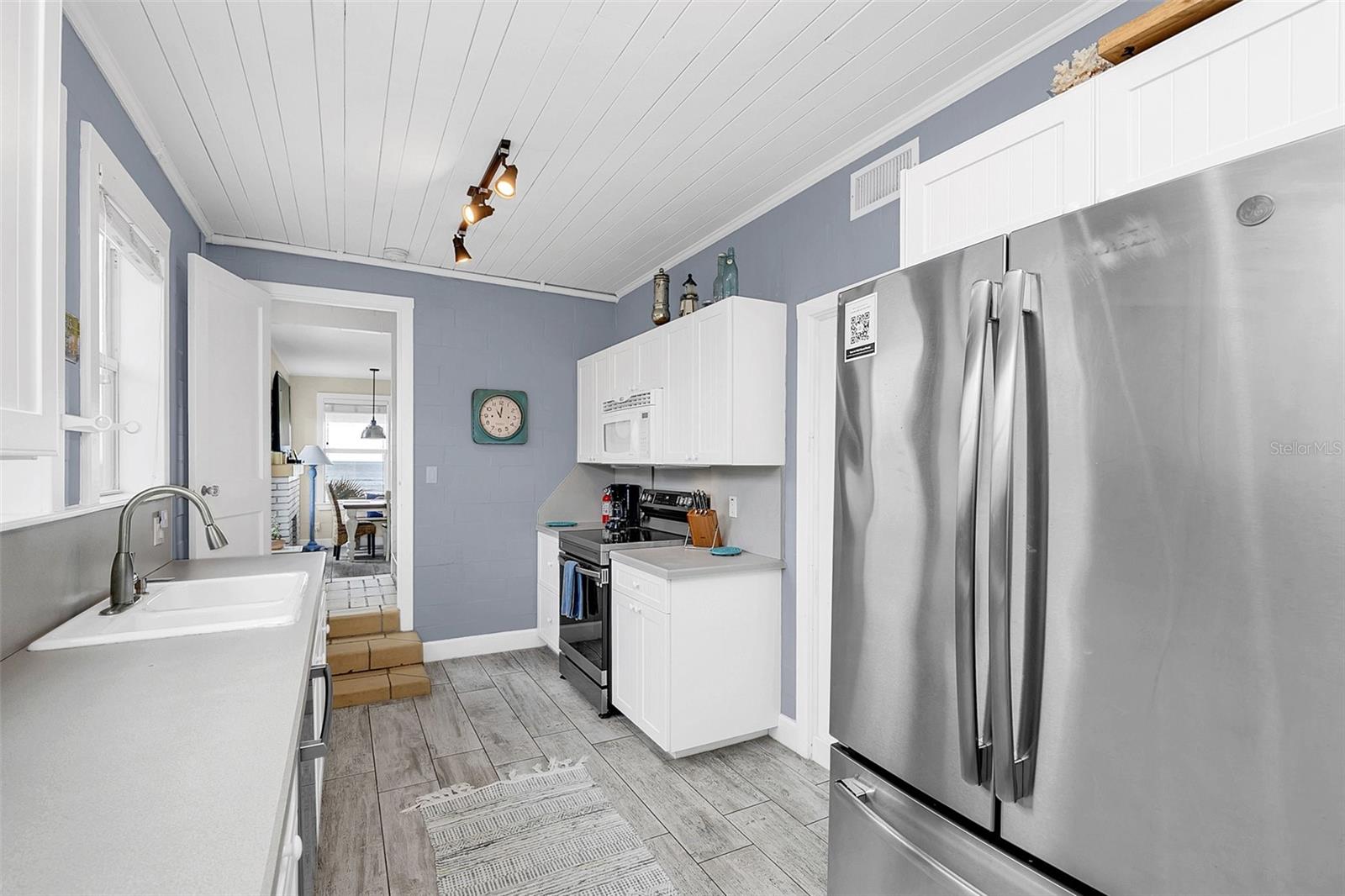 Image 10 of 45 For 2101 Hill Street