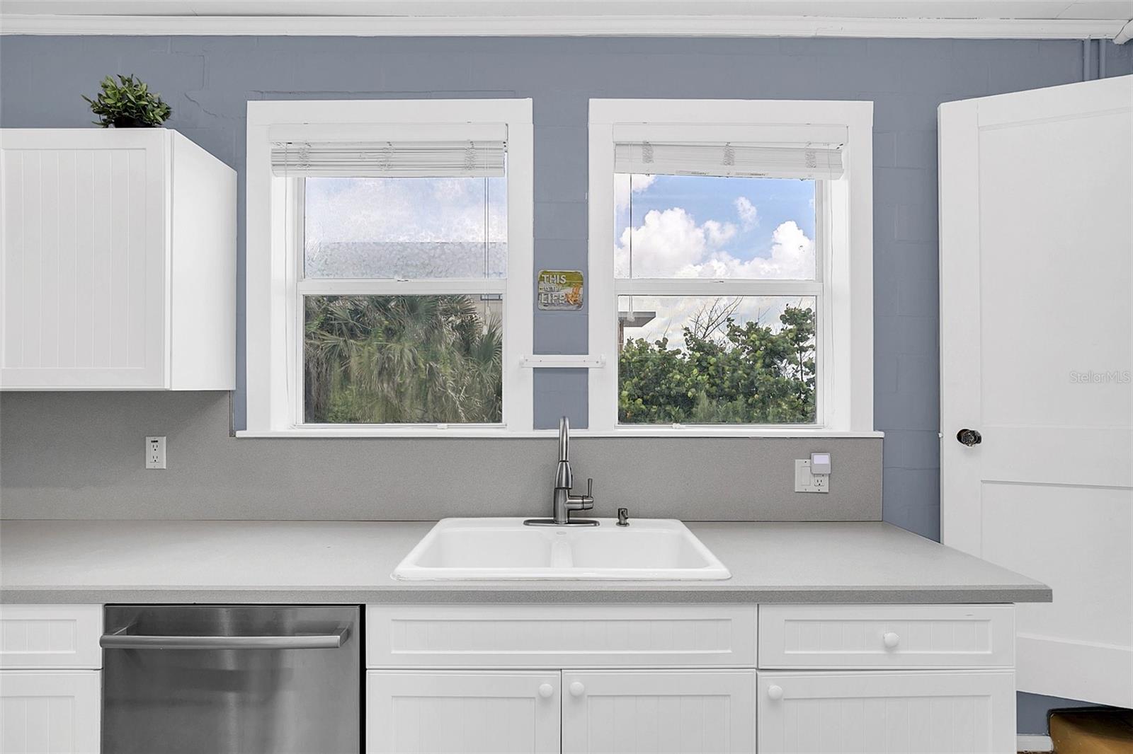Image 12 of 45 For 2101 Hill Street