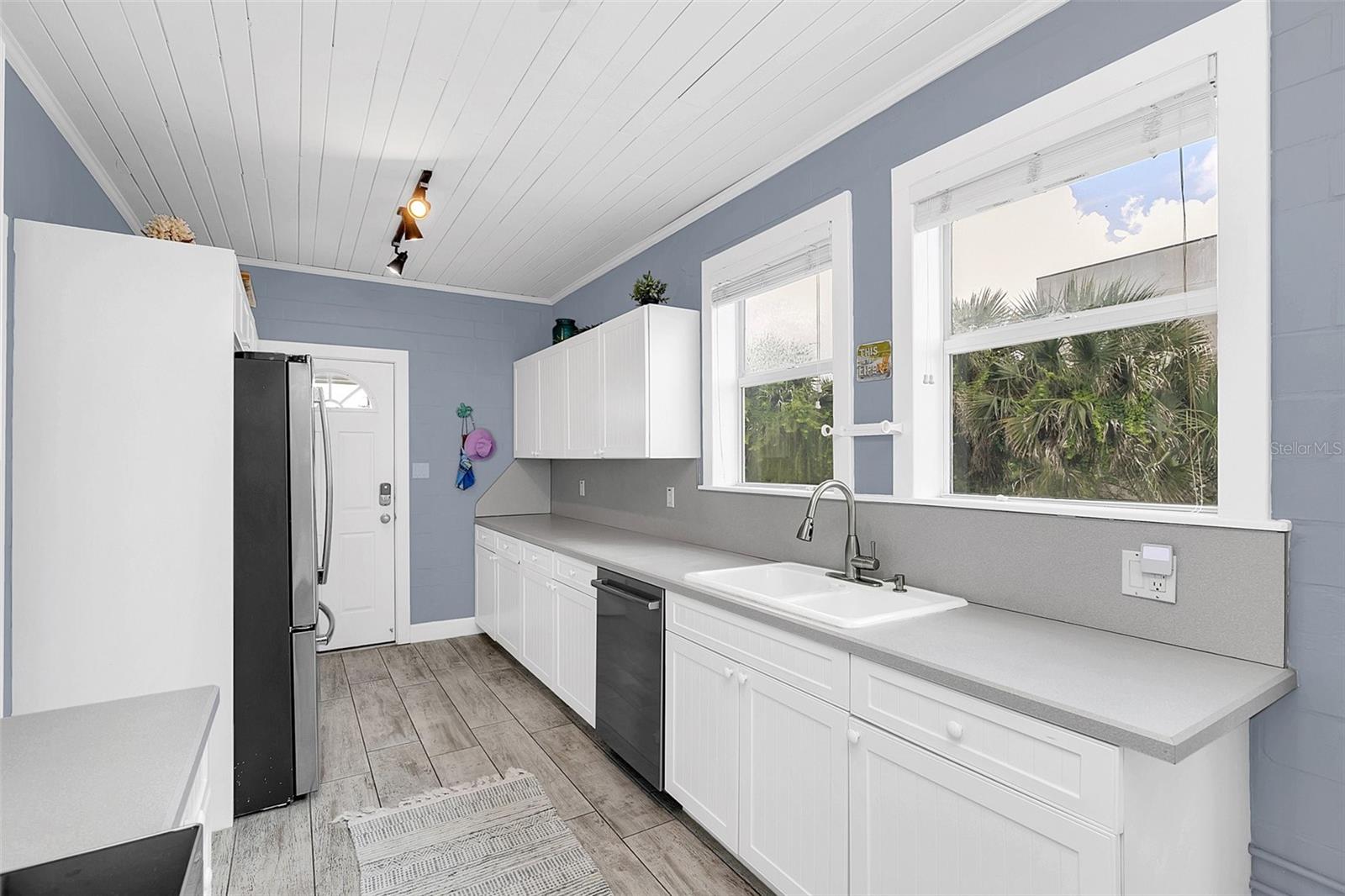Image 13 of 45 For 2101 Hill Street
