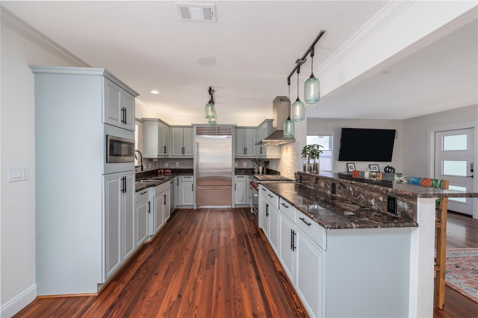 Image 15 of 68 For 506 Yupon Avenue