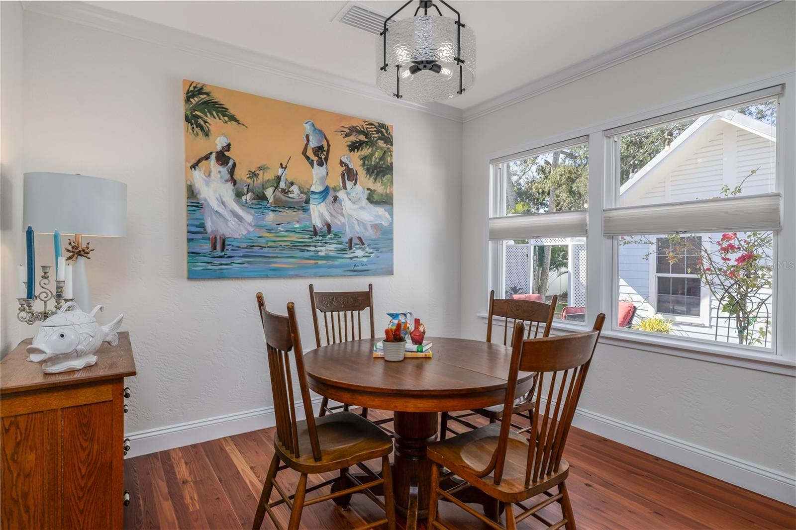 Image 19 of 68 For 506 Yupon Avenue