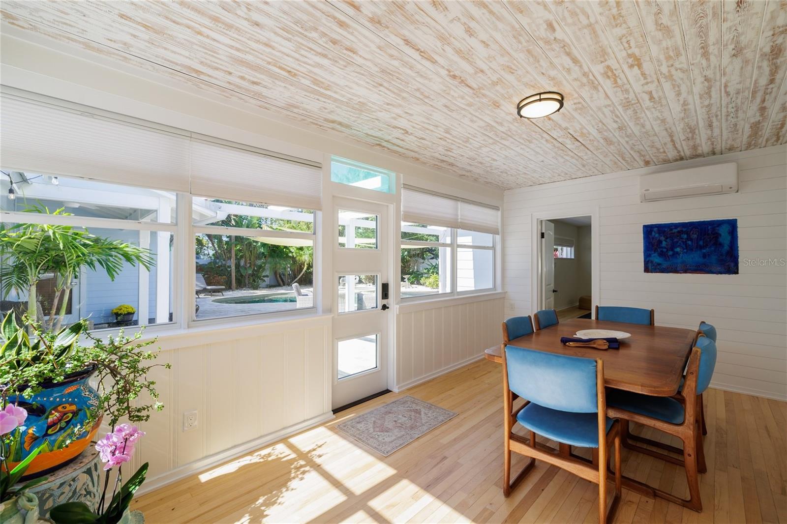 Image 21 of 68 For 506 Yupon Avenue