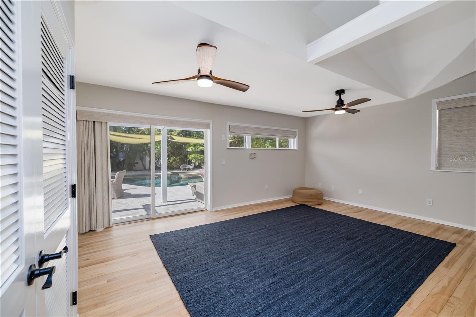 Image 25 of 68 For 506 Yupon Avenue