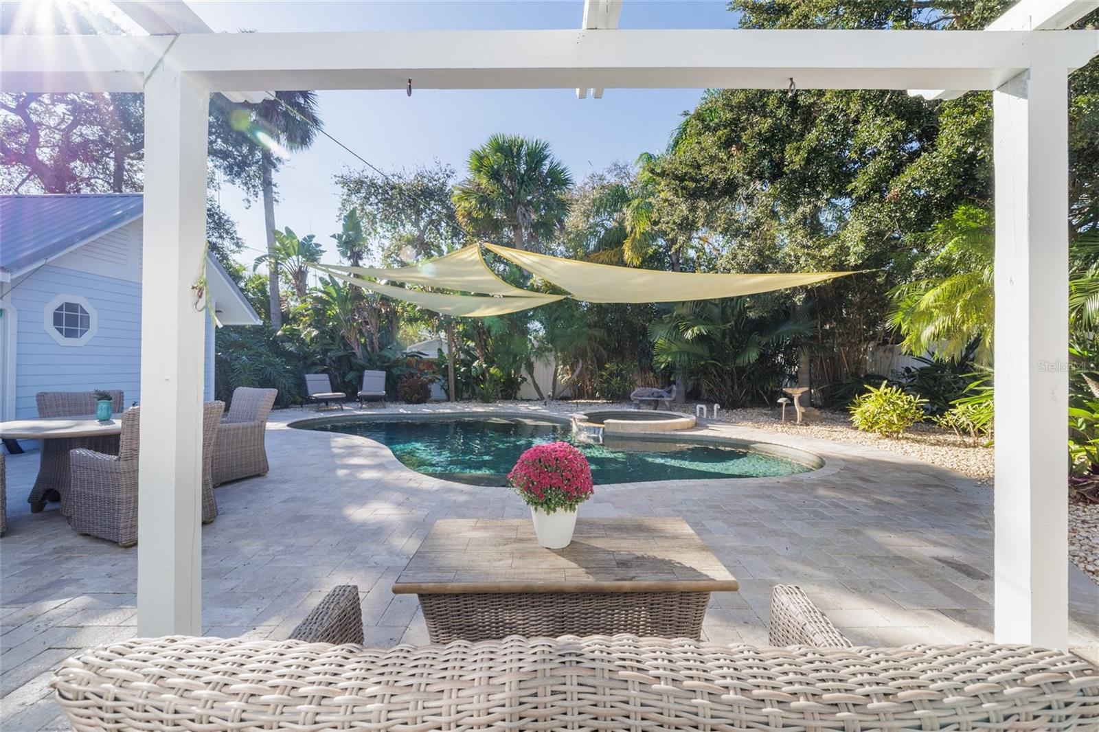 Image 4 of 68 For 506 Yupon Avenue