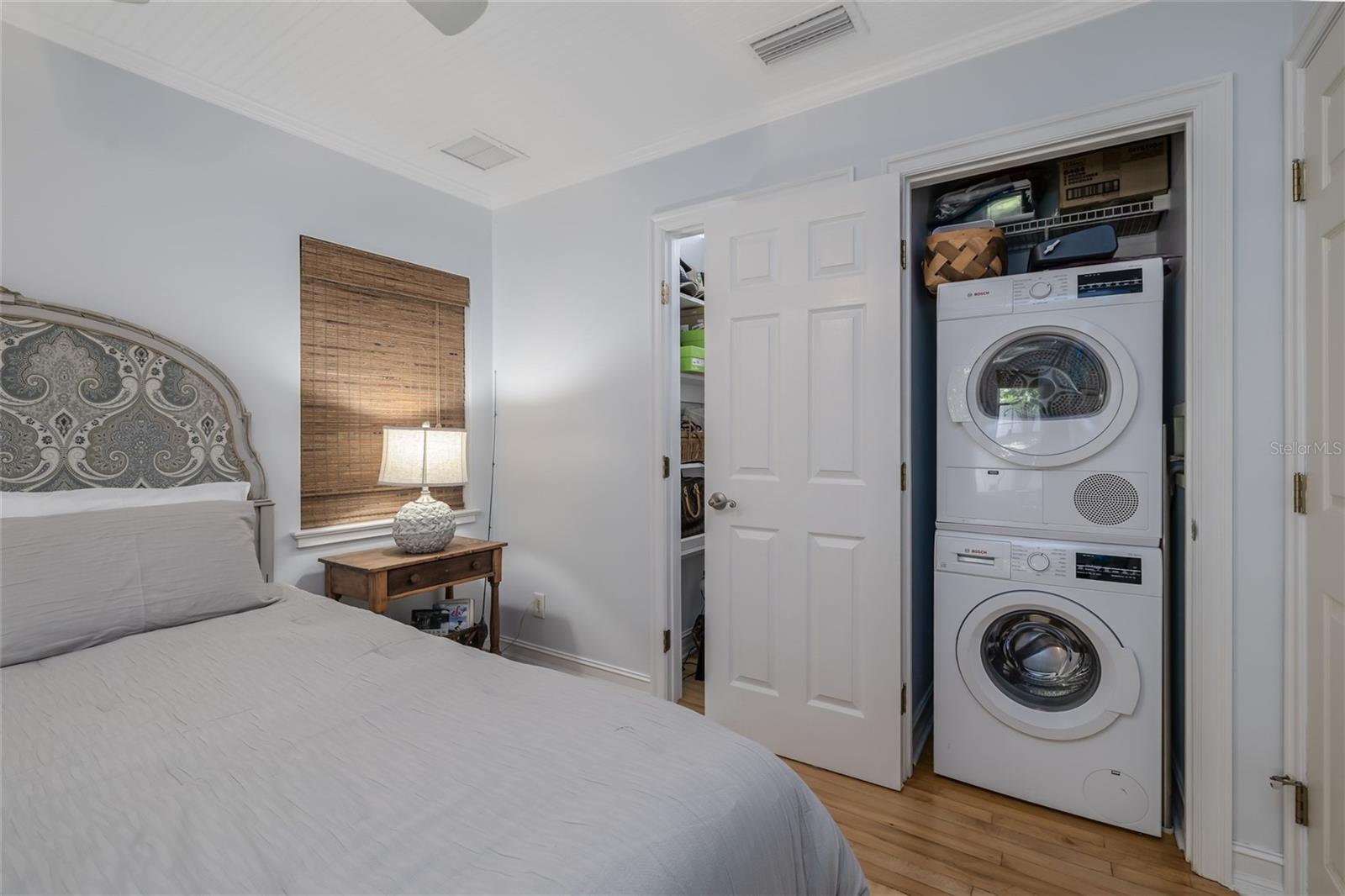 Image 43 of 68 For 506 Yupon Avenue