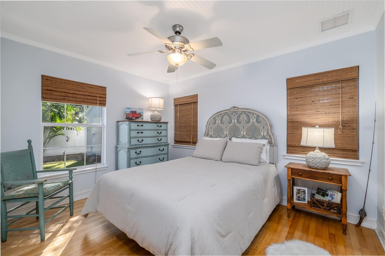 Image 44 of 68 For 506 Yupon Avenue