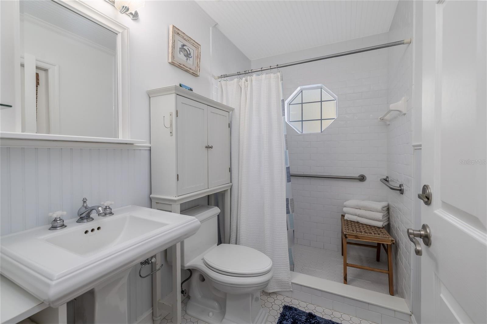 Image 45 of 68 For 506 Yupon Avenue