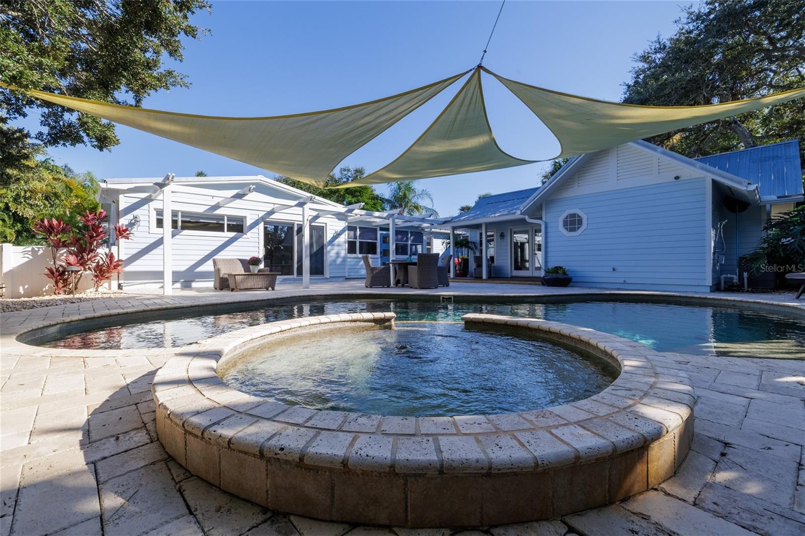 Image 5 of 68 For 506 Yupon Avenue