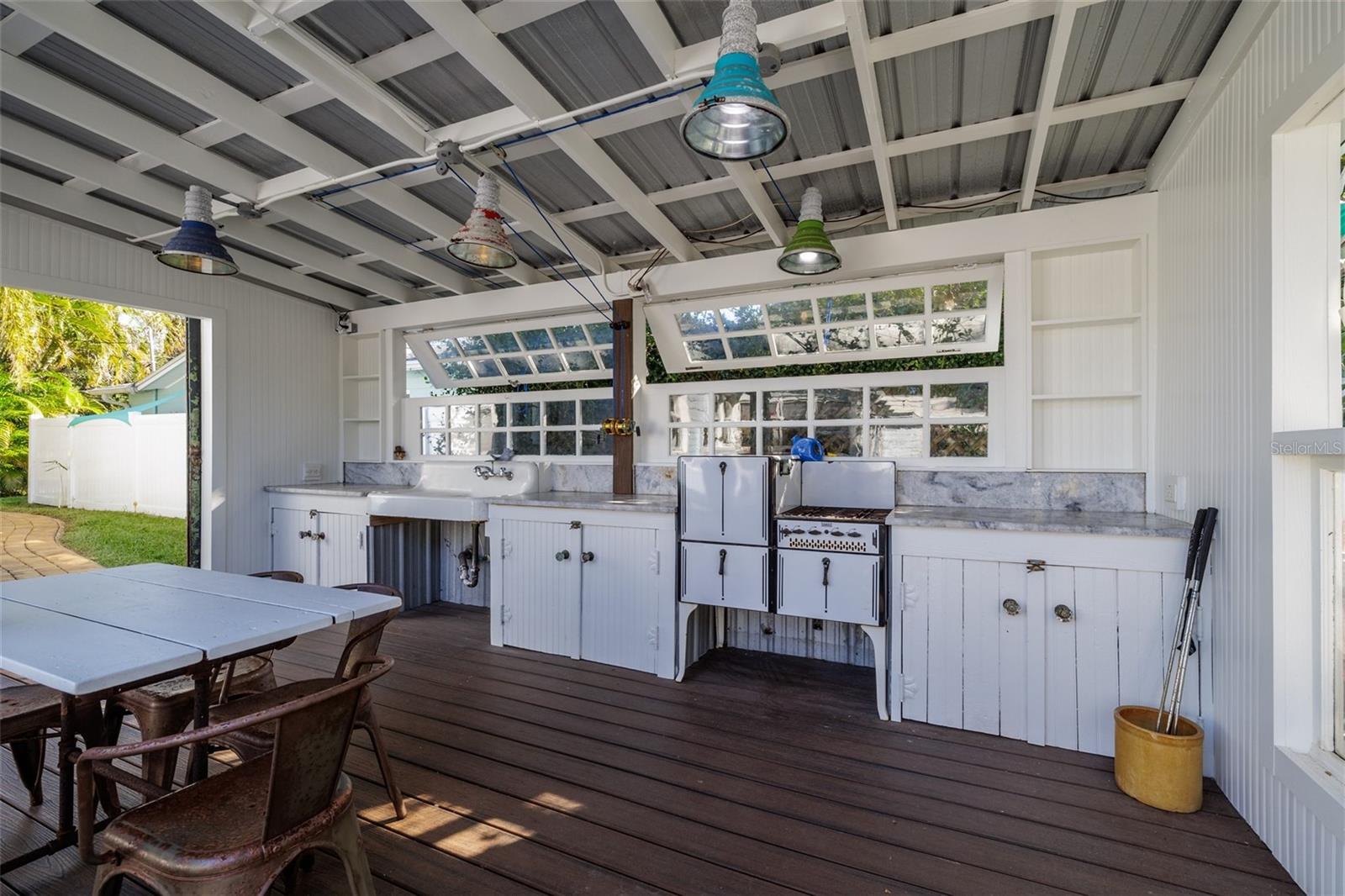 Image 53 of 68 For 506 Yupon Avenue