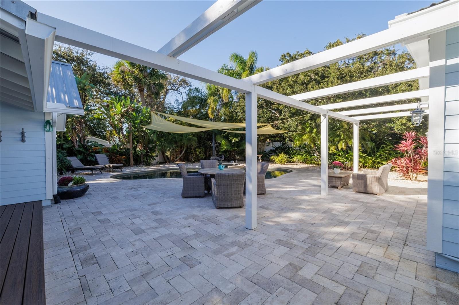 Image 60 of 68 For 506 Yupon Avenue