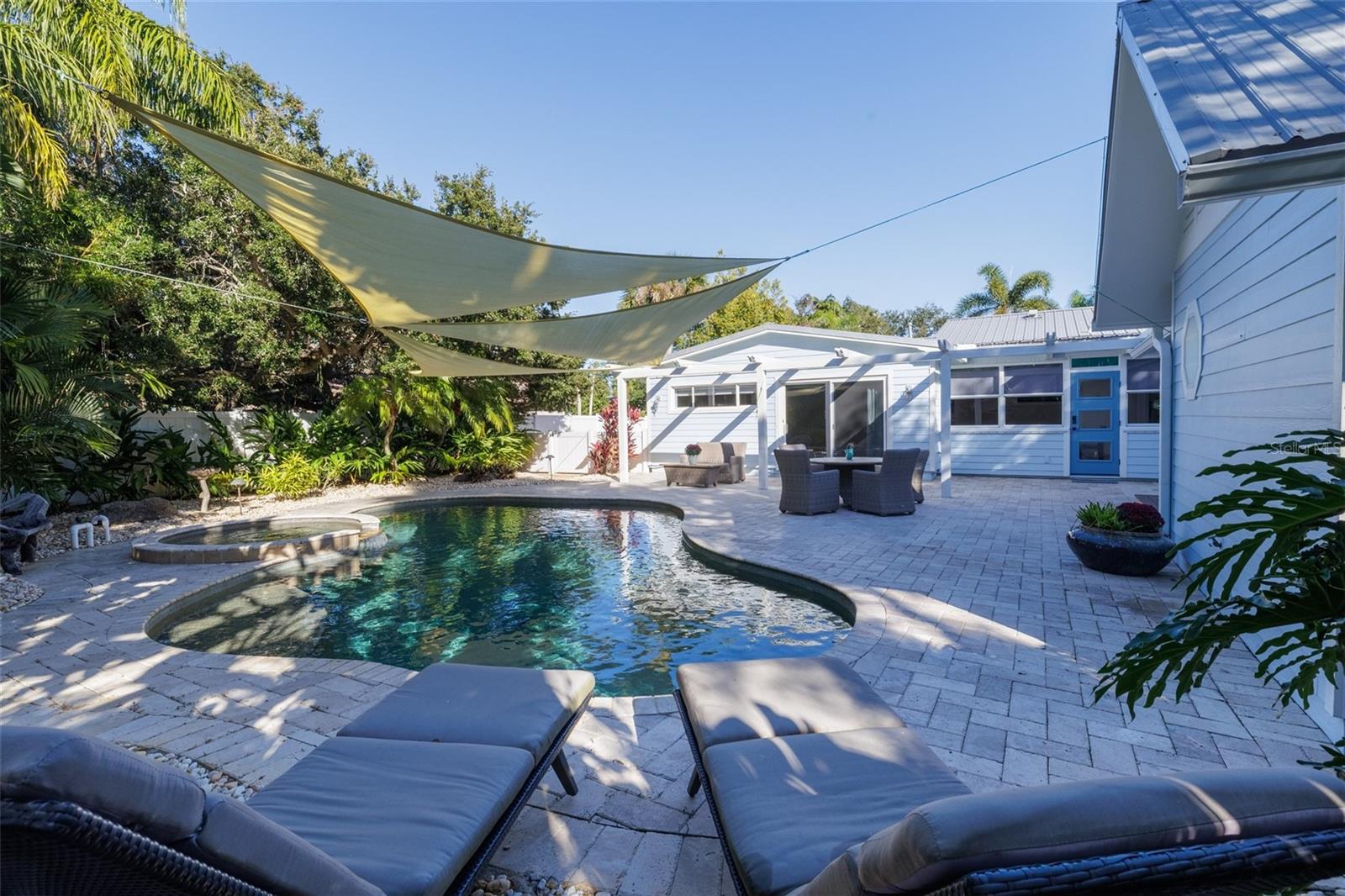 Image 62 of 68 For 506 Yupon Avenue