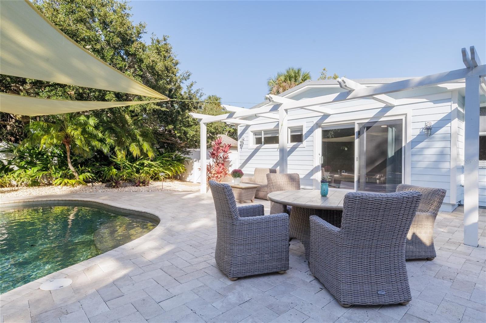 Image 64 of 68 For 506 Yupon Avenue