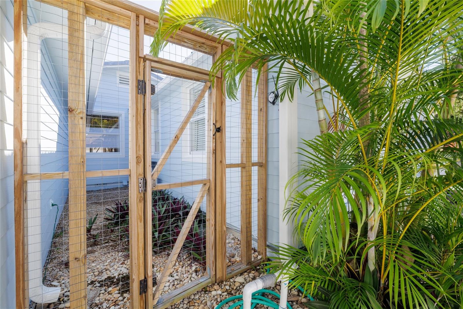 Image 66 of 68 For 506 Yupon Avenue