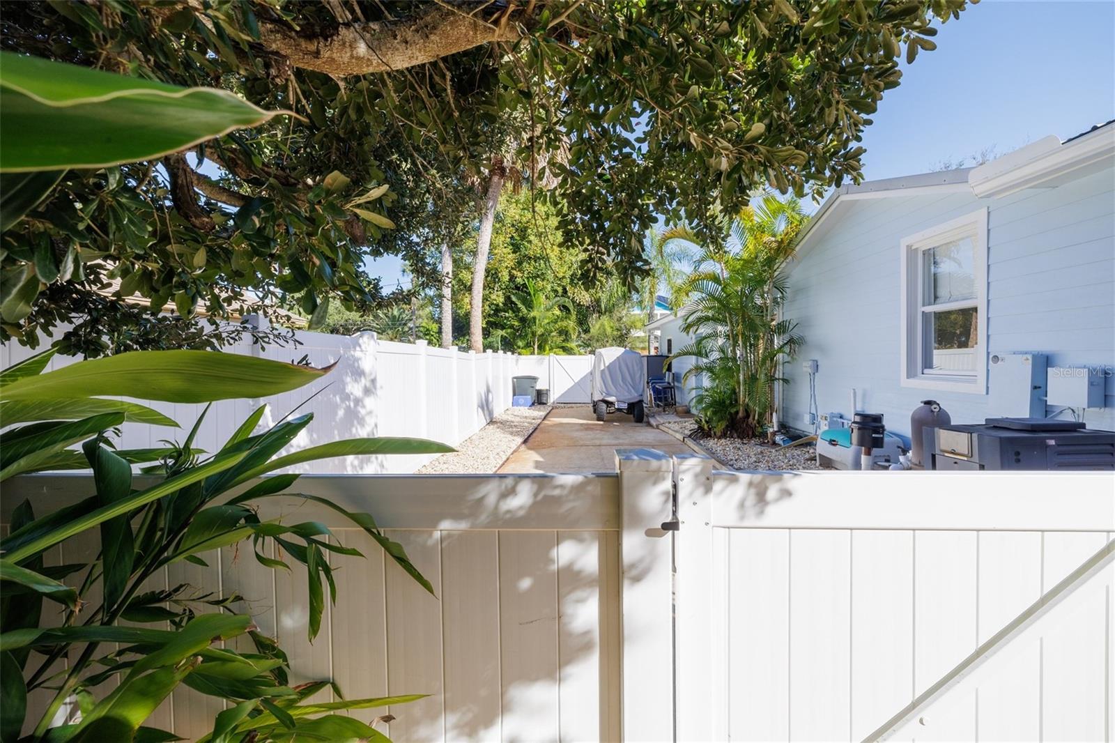 Image 67 of 68 For 506 Yupon Avenue