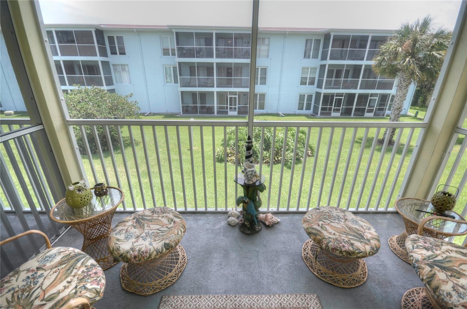 Image 15 of 26 For 717 Beach Street 207c