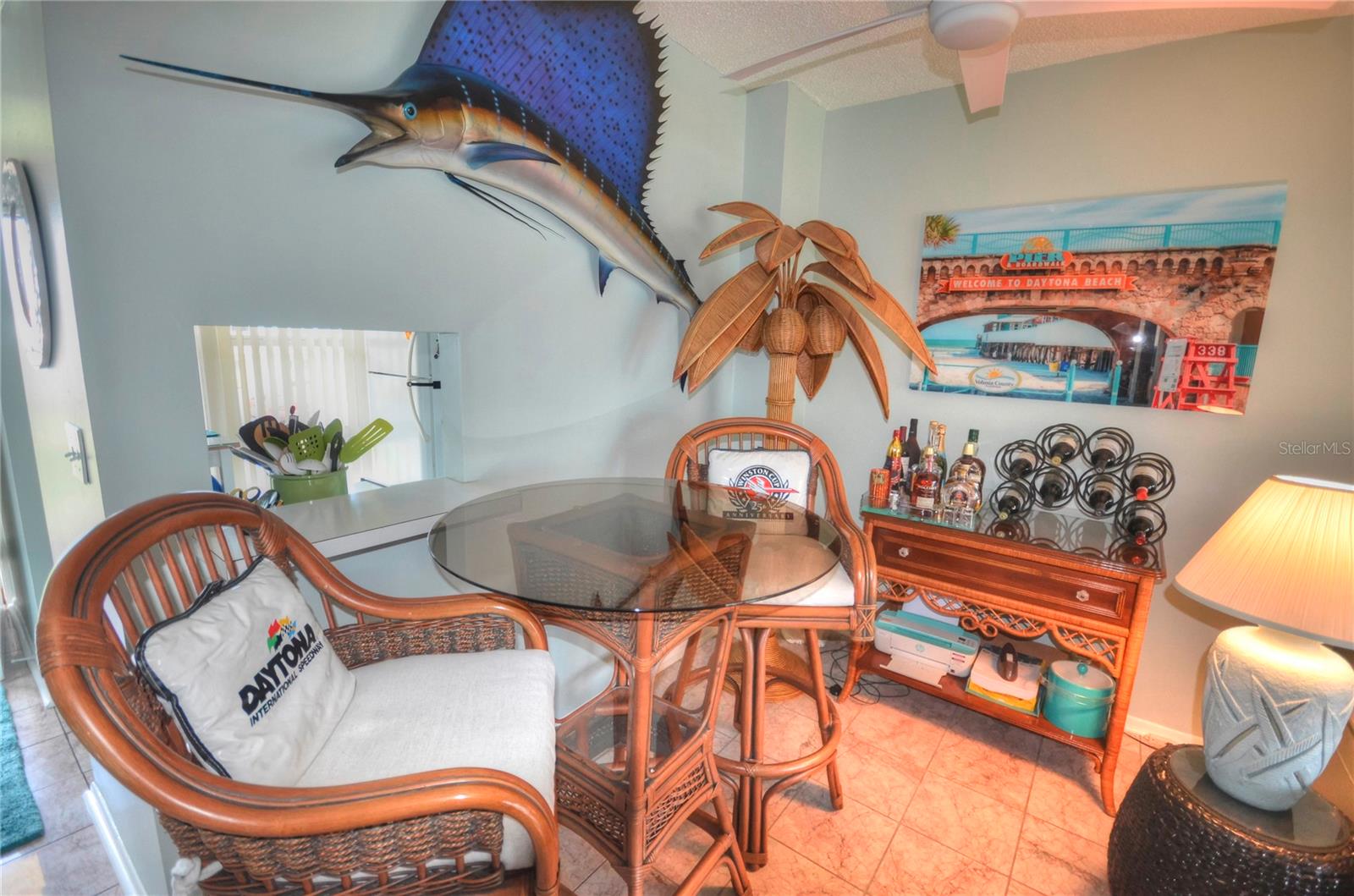 Image 3 of 26 For 717 Beach Street 207c