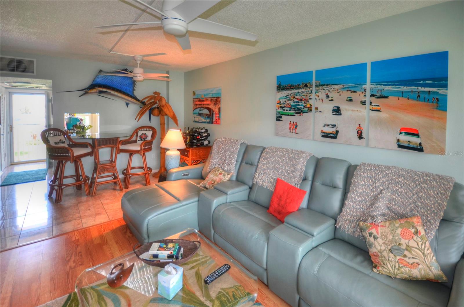 Image 9 of 26 For 717 Beach Street 207c