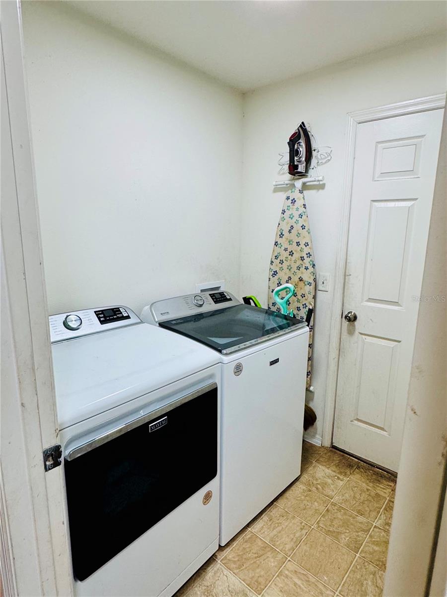 Image 11 of 14 For 520 Aeolian Drive