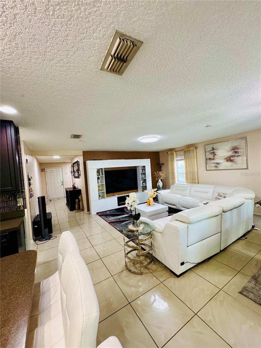 Image 6 of 14 For 520 Aeolian Drive