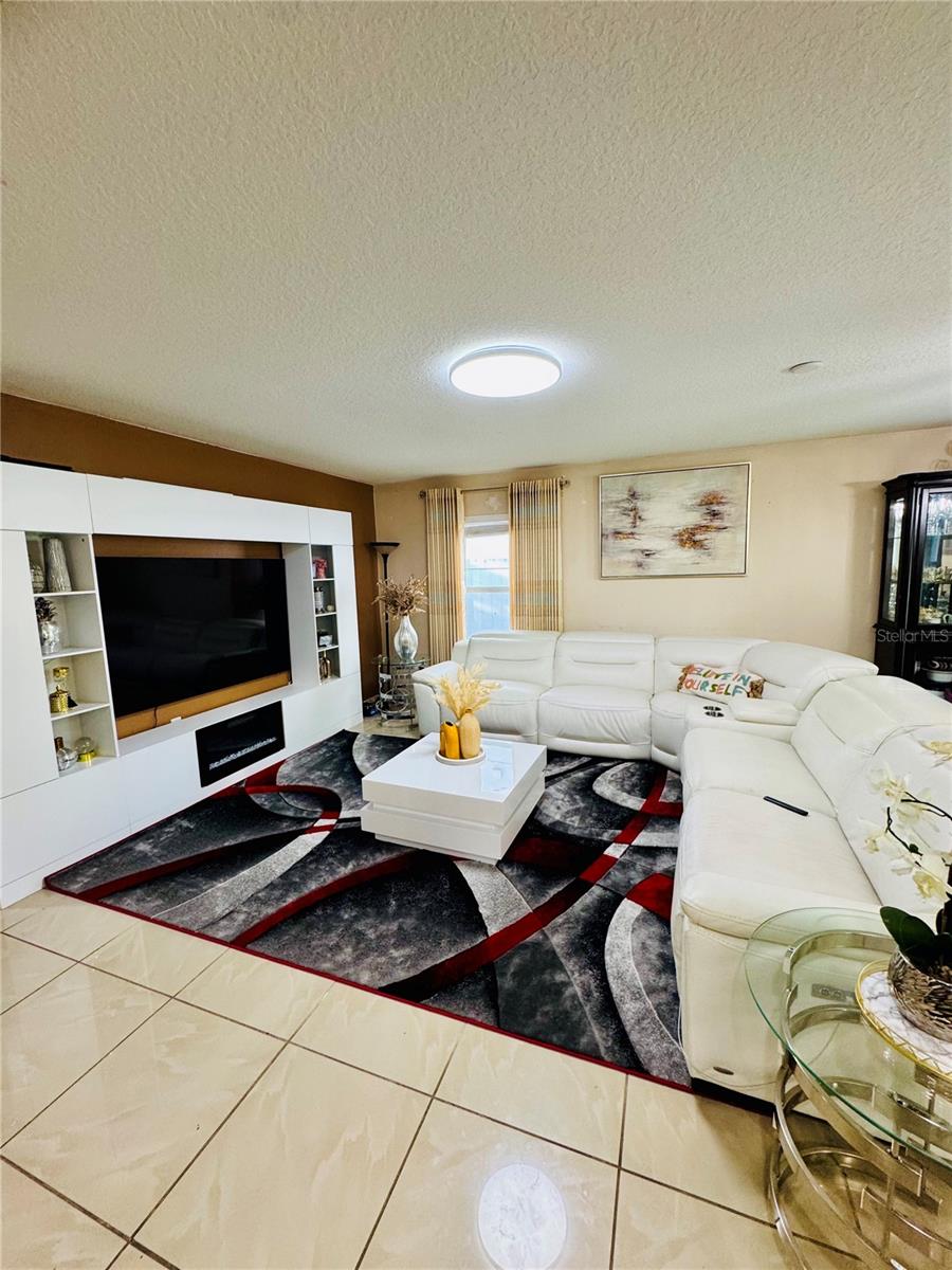 Image 7 of 14 For 520 Aeolian Drive