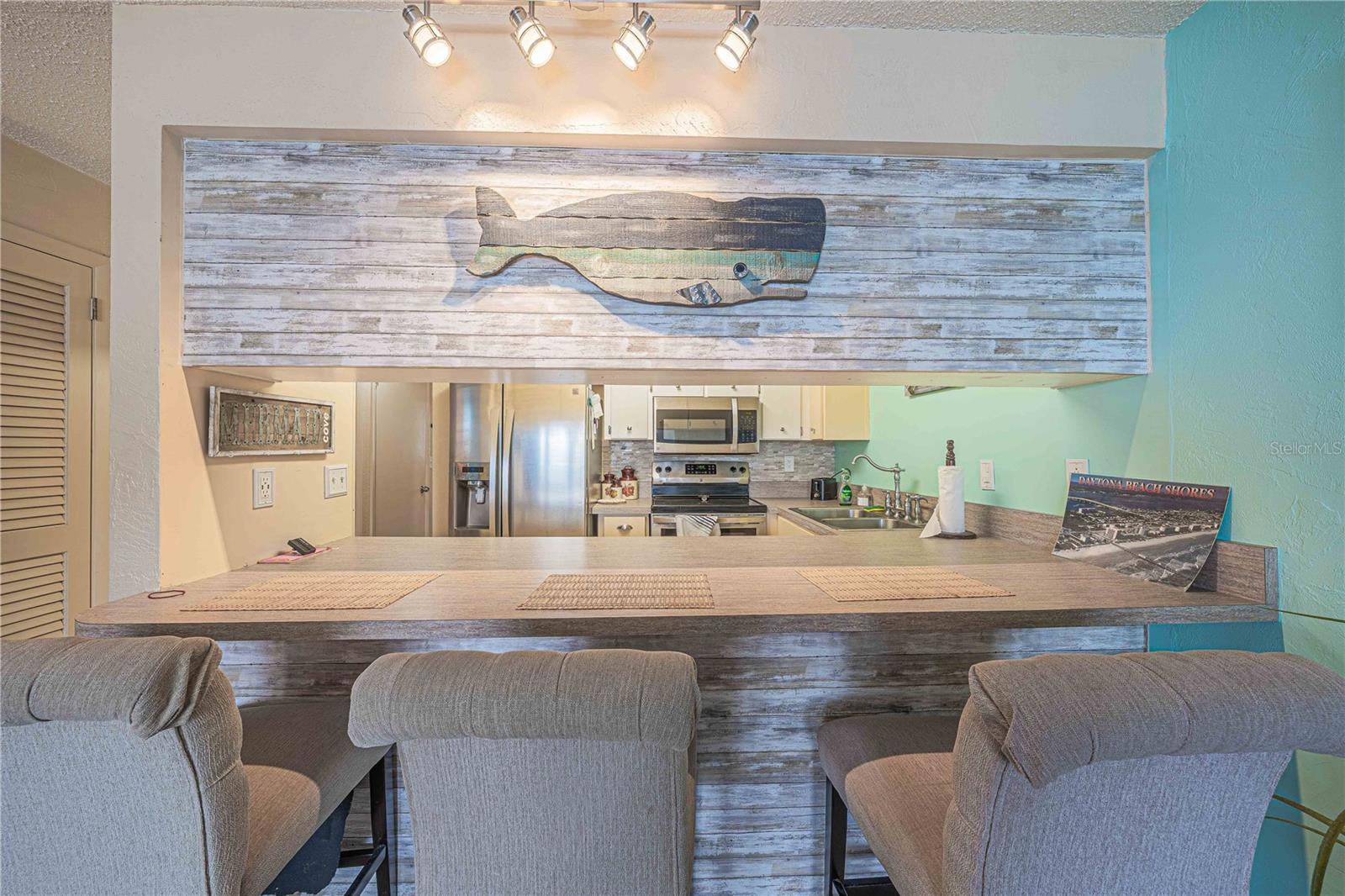 Image 8 of 23 For 3615 Atlantic Avenue 211