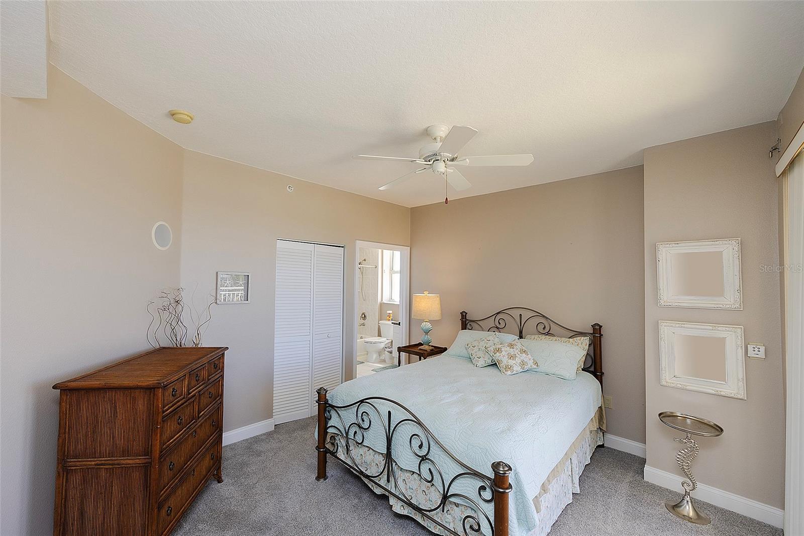 Image 17 of 61 For 2300 Atlantic Avenue 203