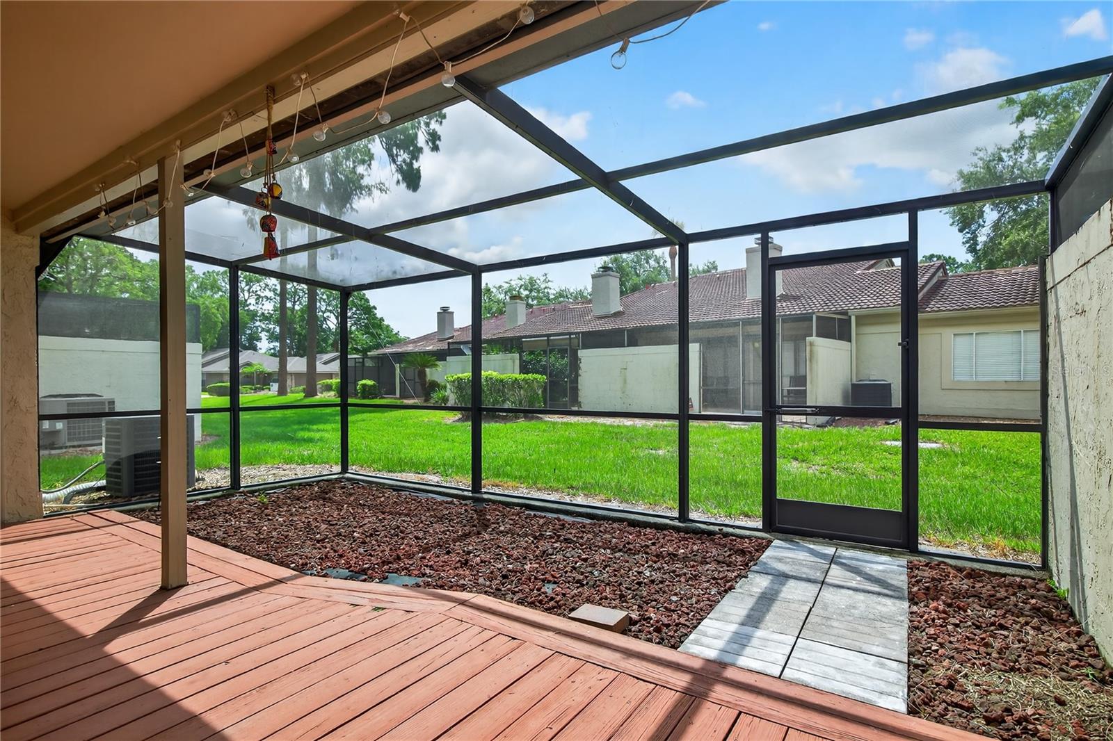 Image 10 of 62 For 258 Sabal Palm Place 22