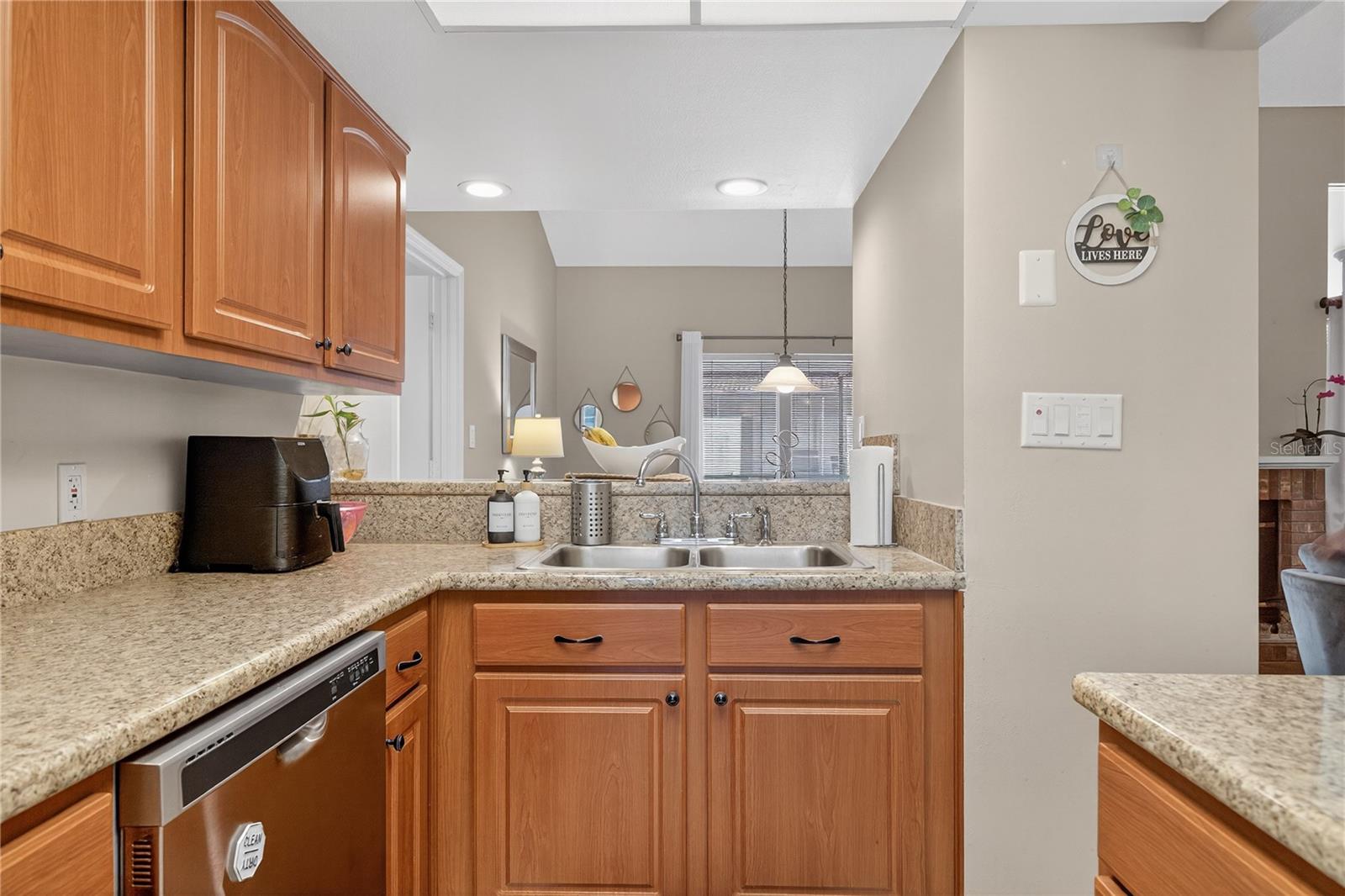 Image 24 of 62 For 258 Sabal Palm Place 22