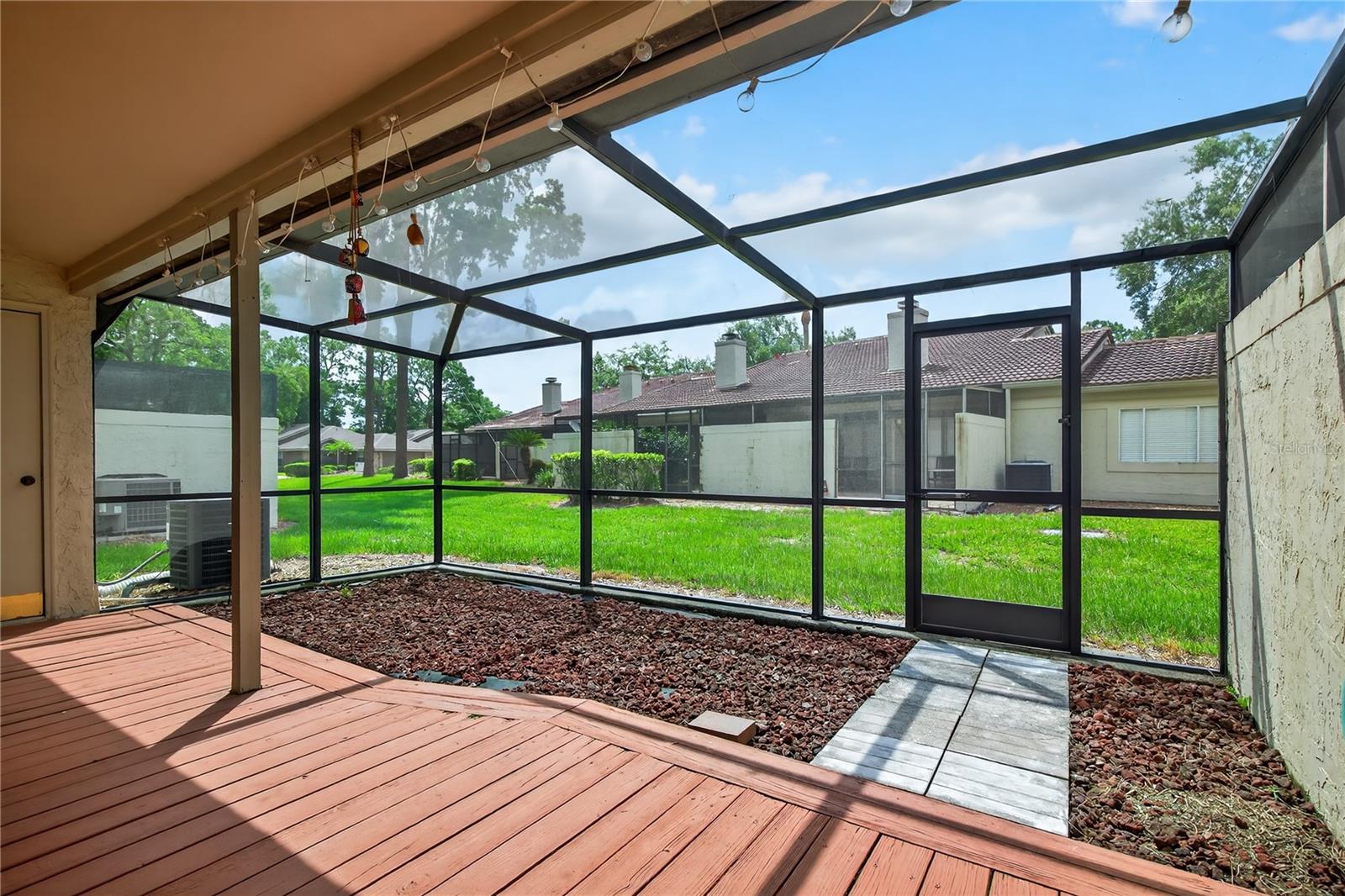 Image 9 of 62 For 258 Sabal Palm Place 22