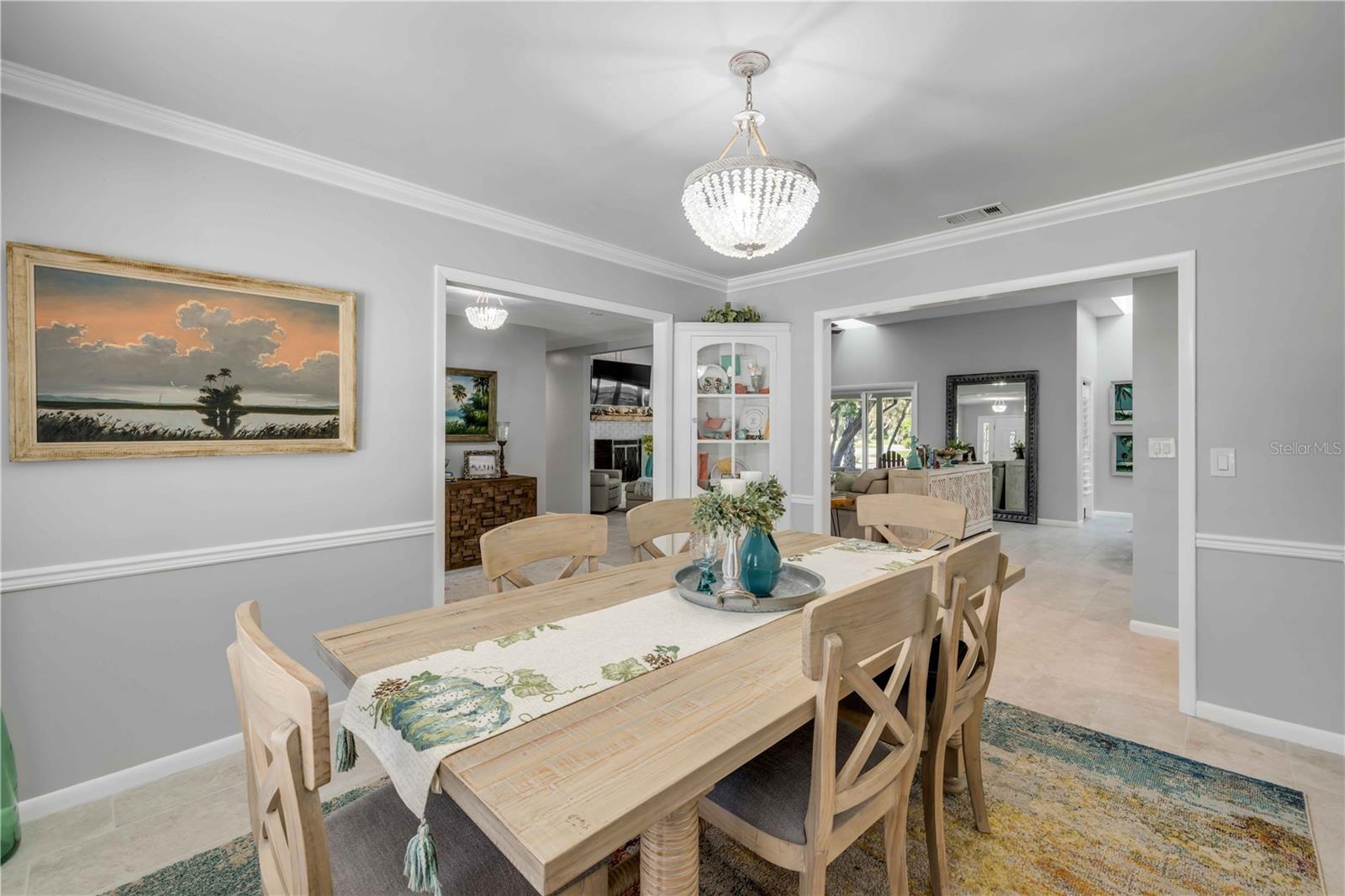 Image 19 of 98 For 544 Bottlebrush Court