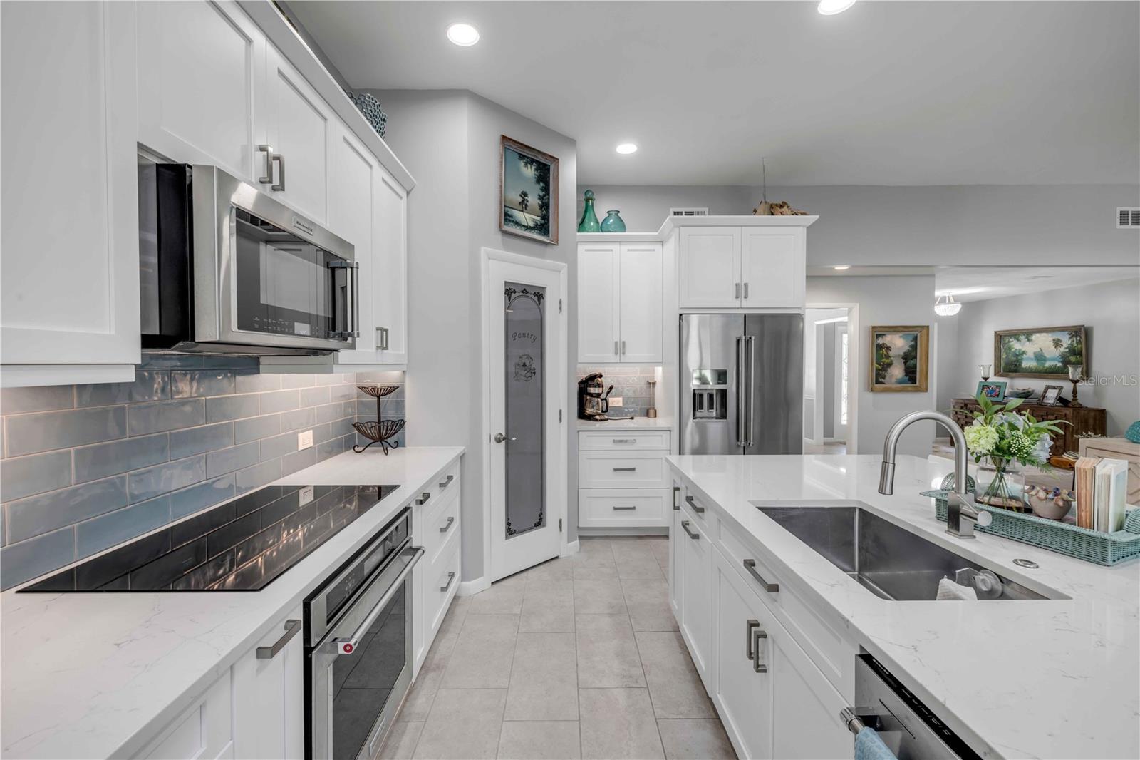 Image 31 of 98 For 544 Bottlebrush Court