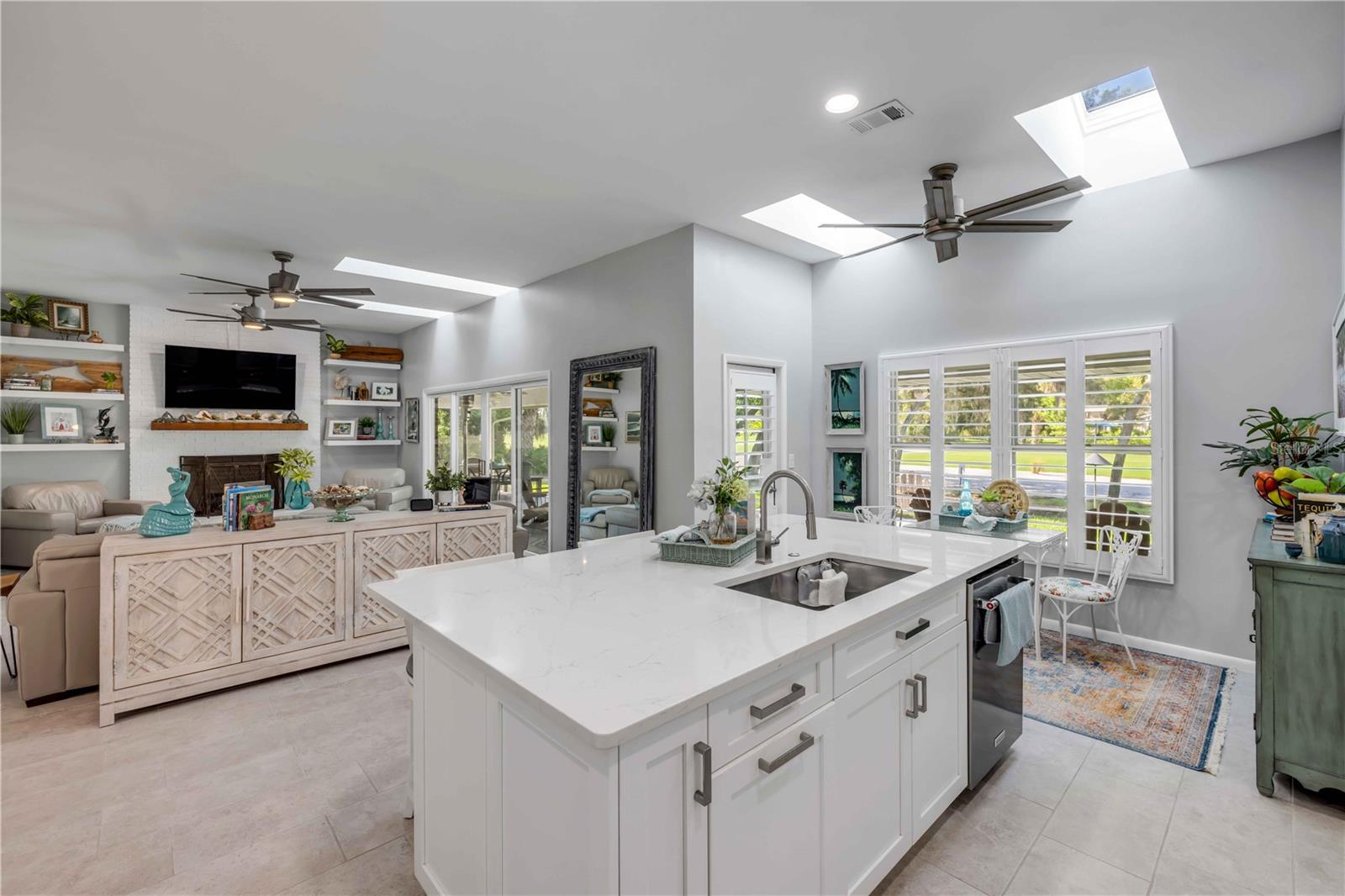 Image 33 of 98 For 544 Bottlebrush Court